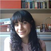 Me defino como una persona a la que le encanta que otros aprendan conmigo. Soy paciente en mi trabajo y soy muy perfeccionista.